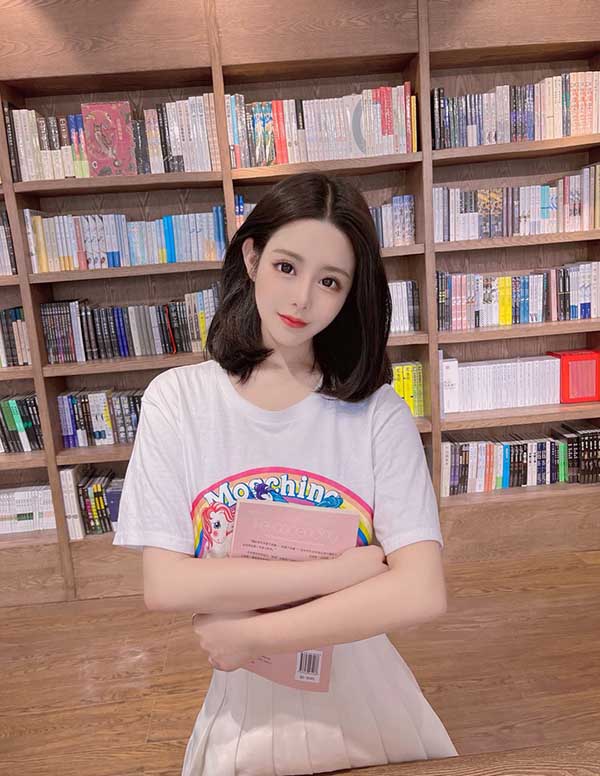 波士顿外围女经纪人